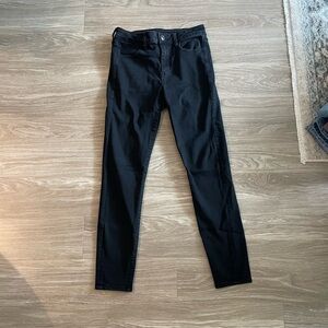 Women’s black skinny jeans